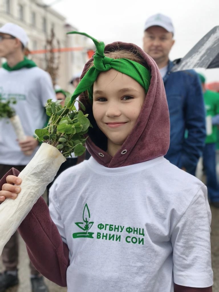 ВНИИ сои принял участие в праздничном шествии в честь 170-летия Благовещенска!