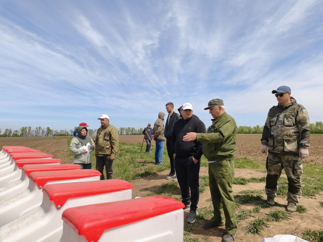ВНИИ сои произвел закладку демонстрационных опытов для Амурагрофорума, который пройдет в сентябре на базе института в Садовом.