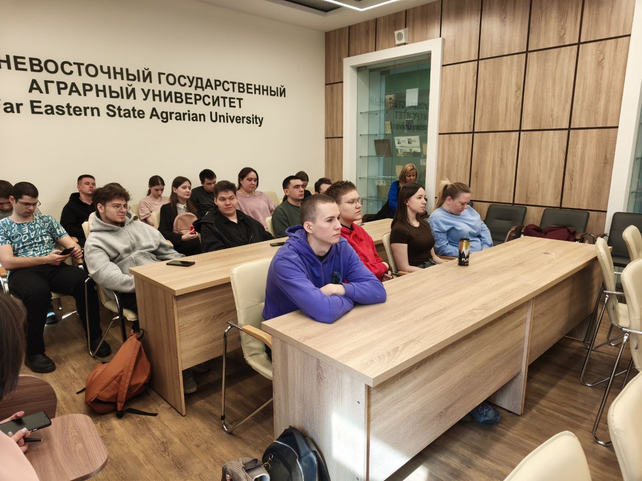 Со школьной скамьи – на высокооплачиваемую работу. ВНИИ сои продолжает проводить профориентационные встречи в школах и вузах области